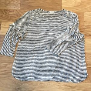 Van Heusen 3/4 Length Sleeve Top. Black & Grey Striped. XL